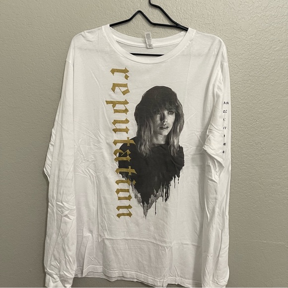reputation on Stadium Tour Tee - Picture 1 of 5